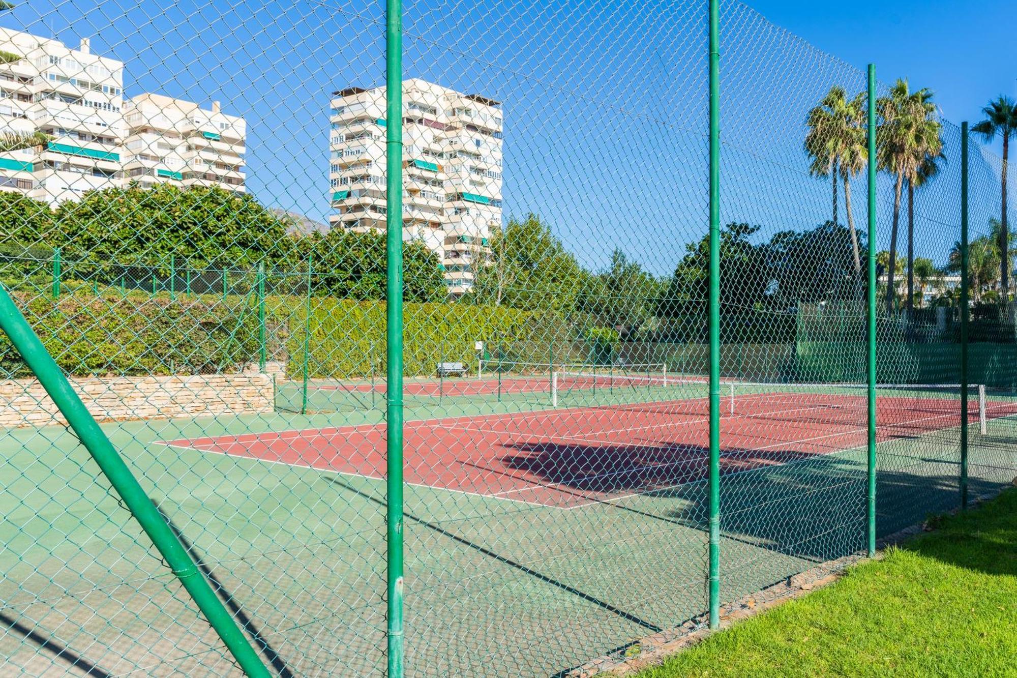 Apartamento Frente Al Mar Torres De Playamar En Torremolinos